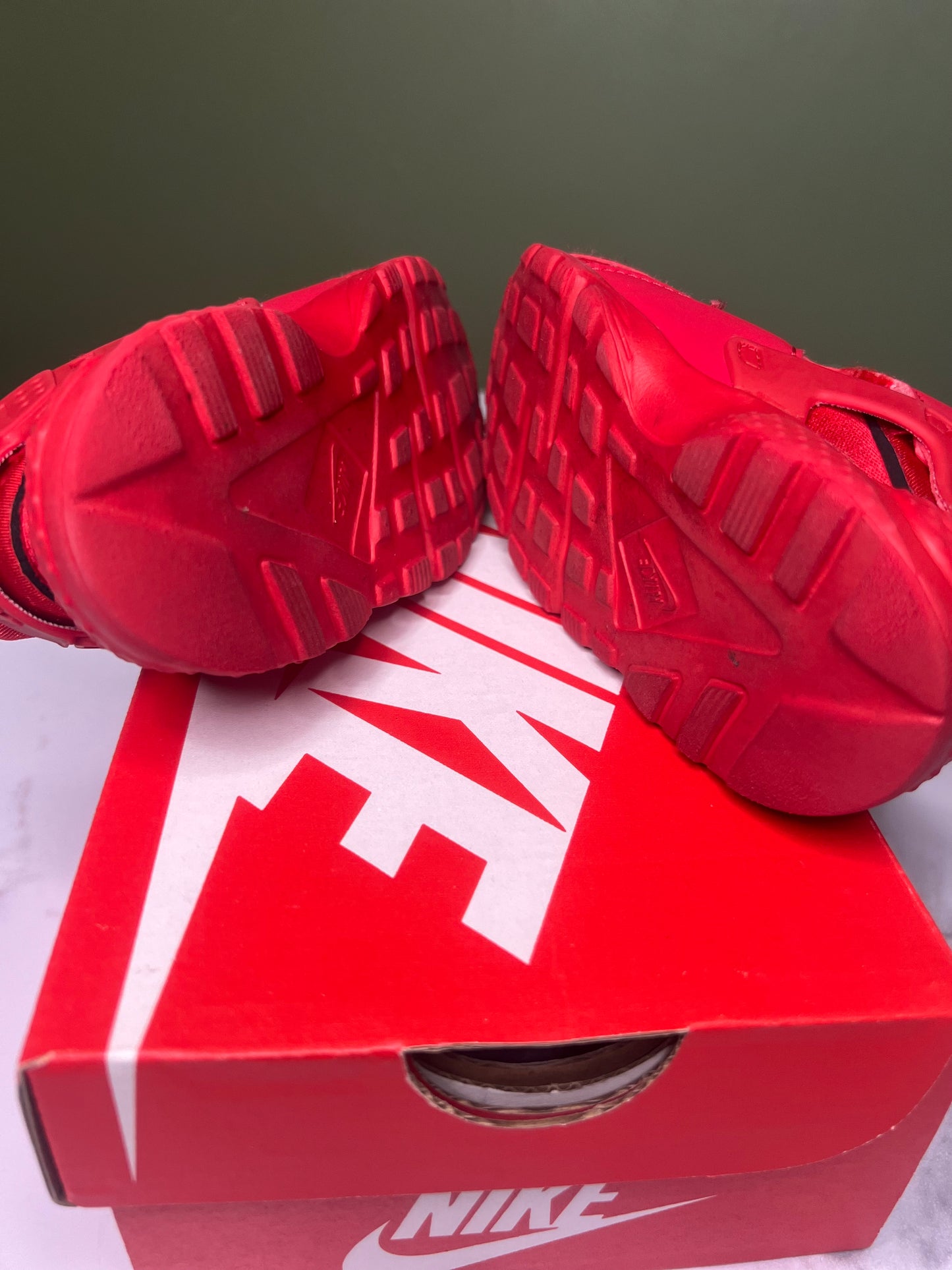 Nike Huarache (TD) Red Sneakers 8C